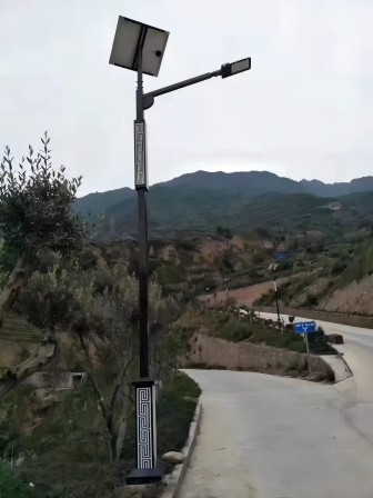 回纹杆太阳能路灯